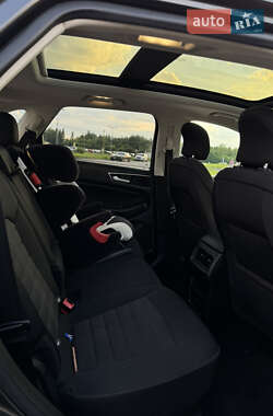 Позашляховик / Кросовер Ford Edge 2015 в 