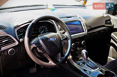 Внедорожник / Кроссовер Ford Edge 2018 в 