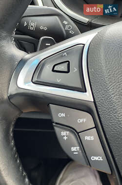Внедорожник / Кроссовер Ford Edge 2015 в 