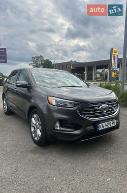 Внедорожник / Кроссовер Ford Edge 2019 в 