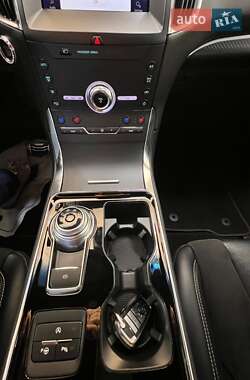 Внедорожник / Кроссовер Ford Edge 2020 в 