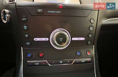 Внедорожник / Кроссовер Ford Edge 2020 в 