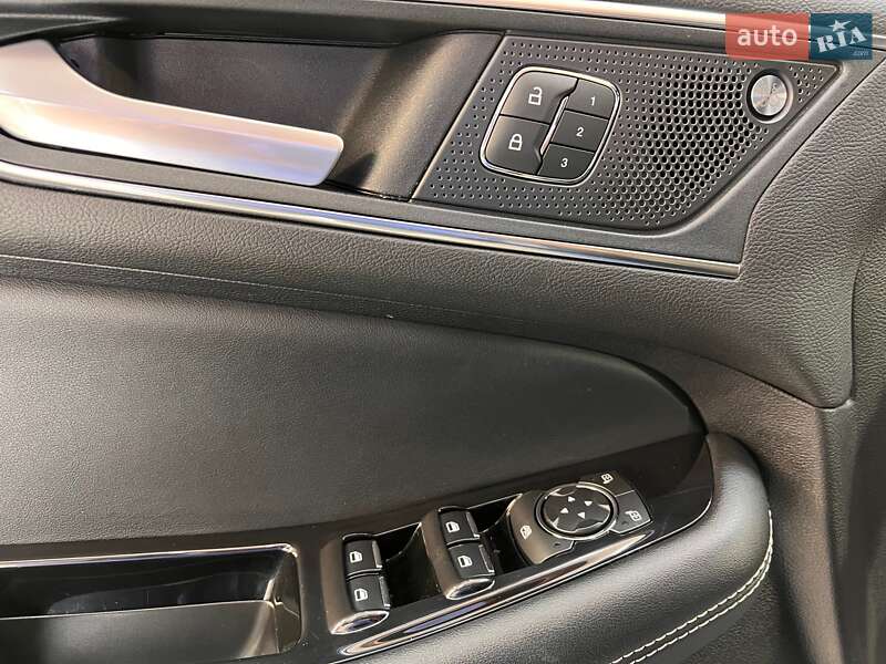 Внедорожник / Кроссовер Ford Edge 2020 в Киеве