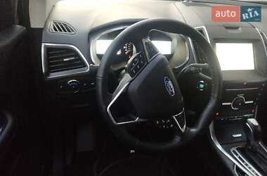 Внедорожник / Кроссовер Ford Edge 2015 в 