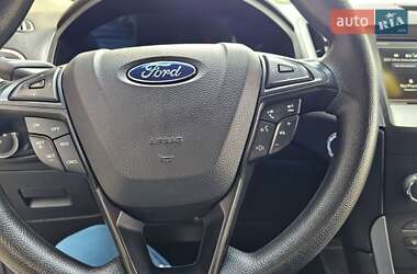 Внедорожник / Кроссовер Ford Edge 2015 в 