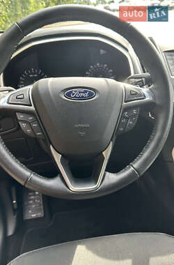Внедорожник / Кроссовер Ford Edge 2018 в 