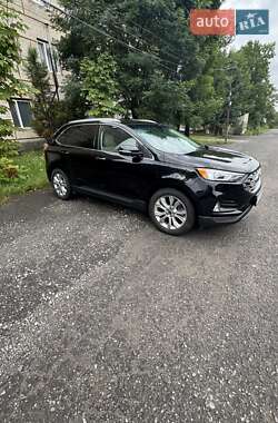 Внедорожник / Кроссовер Ford Edge 2019 в 