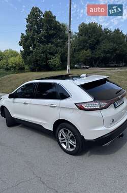 Позашляховик / Кросовер Ford Edge 2018 в 