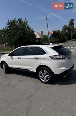 Позашляховик / Кросовер Ford Edge 2018 в 