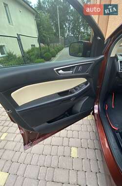 Внедорожник / Кроссовер Ford Edge 2016 в 