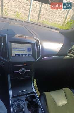 Внедорожник / Кроссовер Ford Edge 2018 в 