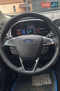 Внедорожник / Кроссовер Ford Edge 2018 в 