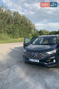 Внедорожник / Кроссовер Ford Edge 2018 в 