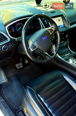 Внедорожник / Кроссовер Ford Edge 2020 в 