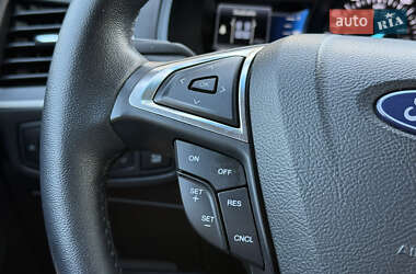 Внедорожник / Кроссовер Ford Edge 2022 в 