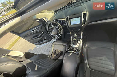 Внедорожник / Кроссовер Ford Edge 2016 в 
