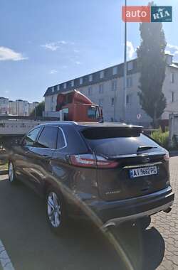 Позашляховик / Кросовер Ford Edge 2019 в 