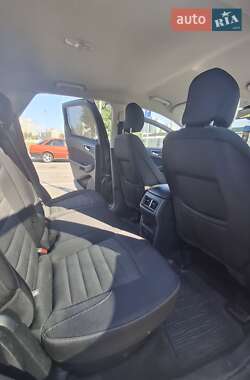 Позашляховик / Кросовер Ford Edge 2019 в 