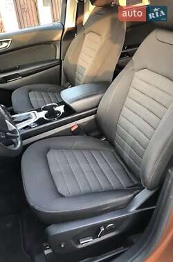 Внедорожник / Кроссовер Ford Edge 2016 в 
