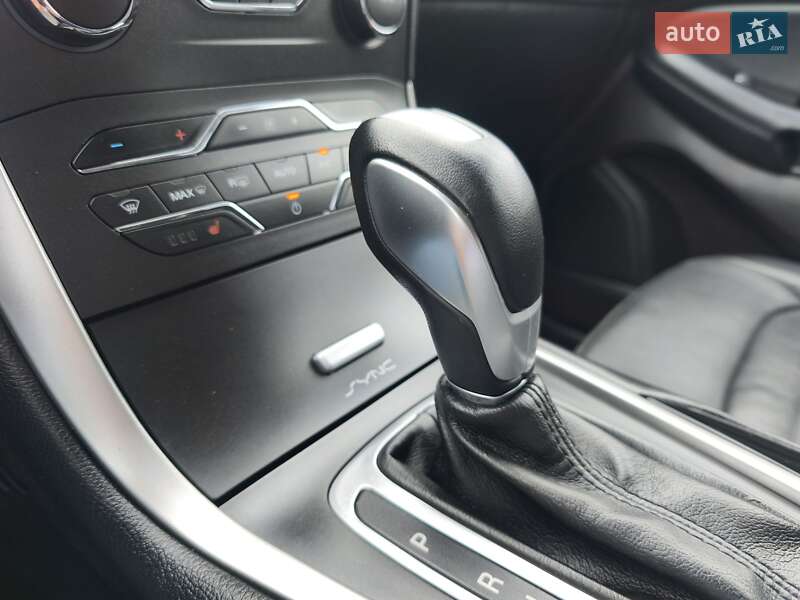 Внедорожник / Кроссовер Ford Edge 2016 в Стрые