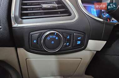 Внедорожник / Кроссовер Ford Edge 2019 в 
