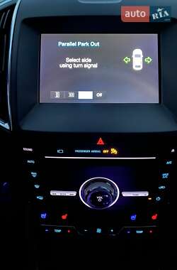 Внедорожник / Кроссовер Ford Edge 2019 в 