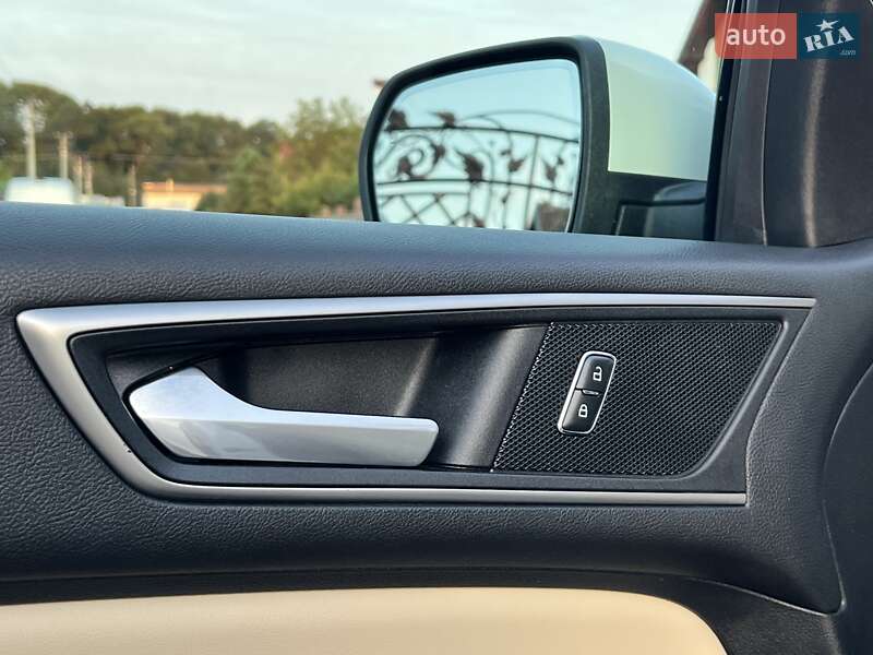 Внедорожник / Кроссовер Ford Edge 2016 в Ровно