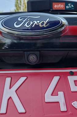 Внедорожник / Кроссовер Ford Edge 2017 в 