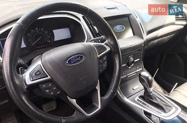 Внедорожник / Кроссовер Ford Edge 2016 в 