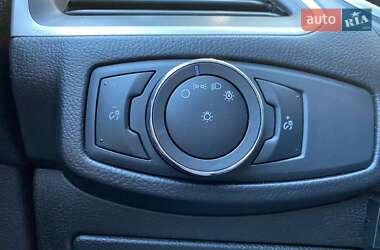 Внедорожник / Кроссовер Ford Edge 2018 в 