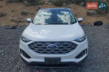 Внедорожник / Кроссовер Ford Edge 2018 в 