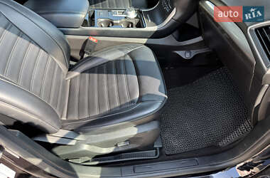Внедорожник / Кроссовер Ford Edge 2019 в 