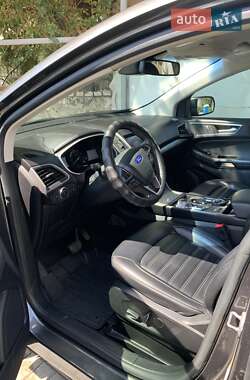 Внедорожник / Кроссовер Ford Edge 2019 в 