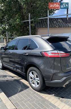 Внедорожник / Кроссовер Ford Edge 2019 в 