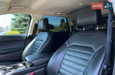 Внедорожник / Кроссовер Ford Edge 2019 в 