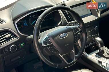 Внедорожник / Кроссовер Ford Edge 2016 в 