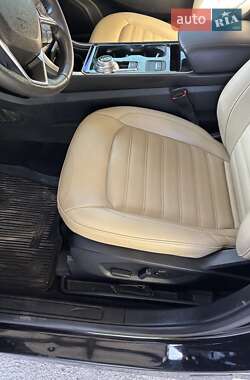 Внедорожник / Кроссовер Ford Edge 2020 в 