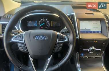 Позашляховик / Кросовер Ford Edge 2019 в 