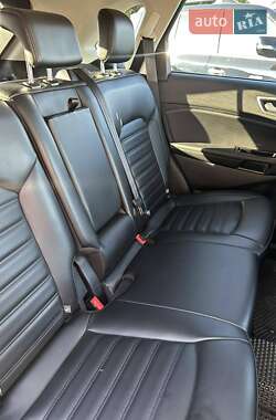 Внедорожник / Кроссовер Ford Edge 2019 в 