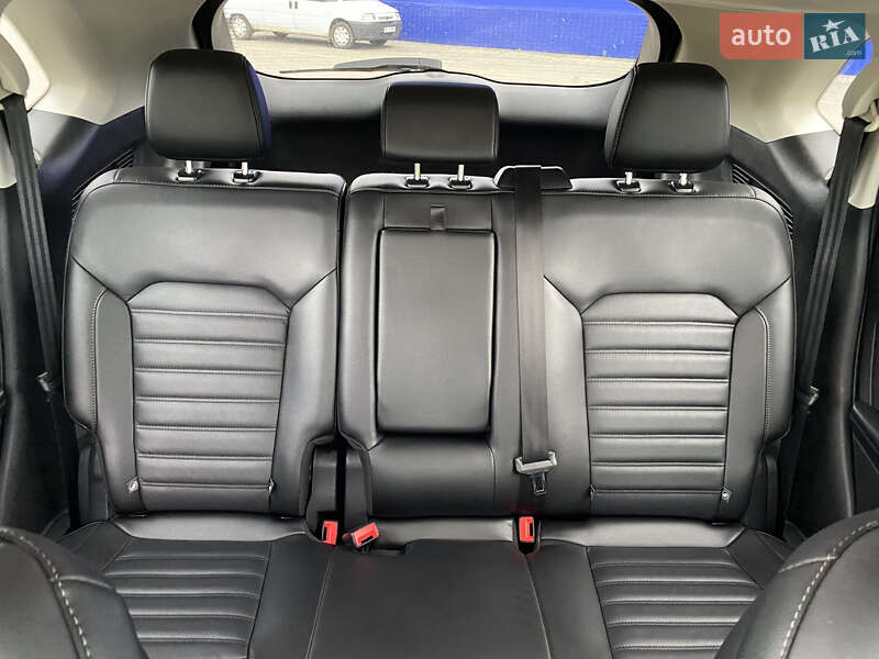 Внедорожник / Кроссовер Ford Edge 2016 в Дубно
