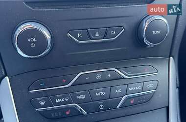 Внедорожник / Кроссовер Ford Edge 2018 в 