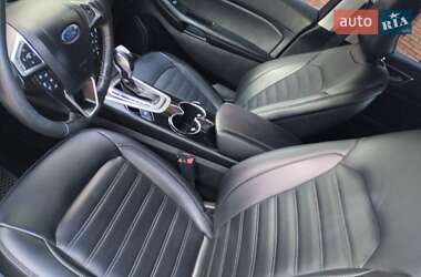 Внедорожник / Кроссовер Ford Edge 2016 в 