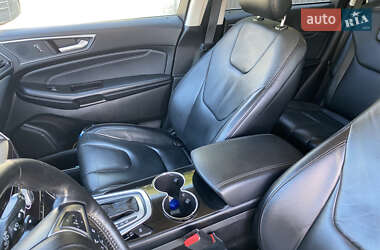 Внедорожник / Кроссовер Ford Edge 2017 в 