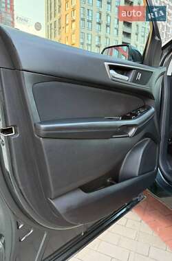 Внедорожник / Кроссовер Ford Edge 2015 в 