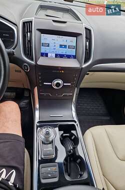 Внедорожник / Кроссовер Ford Edge 2020 в 