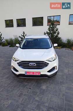 Внедорожник / Кроссовер Ford Edge 2020 в 