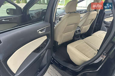 Внедорожник / Кроссовер Ford Edge 2016 в 