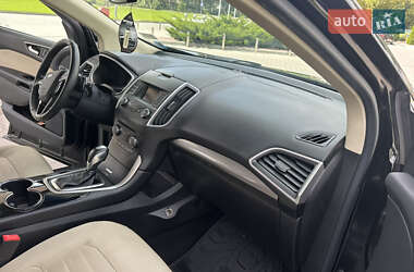 Внедорожник / Кроссовер Ford Edge 2016 в 