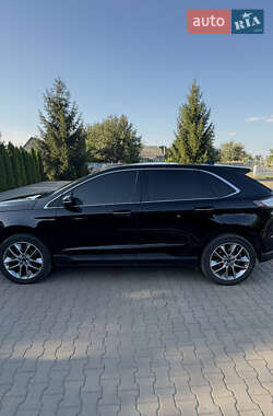 Внедорожник / Кроссовер Ford Edge 2017 в 