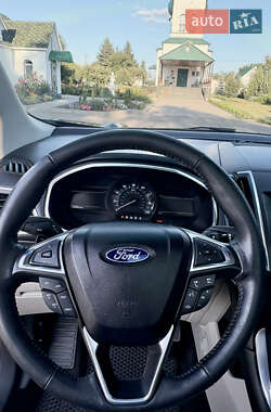 Внедорожник / Кроссовер Ford Edge 2017 в 
